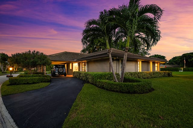 629 Cypress Key Circle, sold in Cypress Key Villas, Atlantis, FL