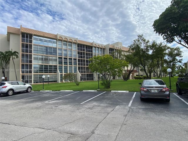 851 Three Islands Boulevard 512, Hallandale Beach, FL 33009