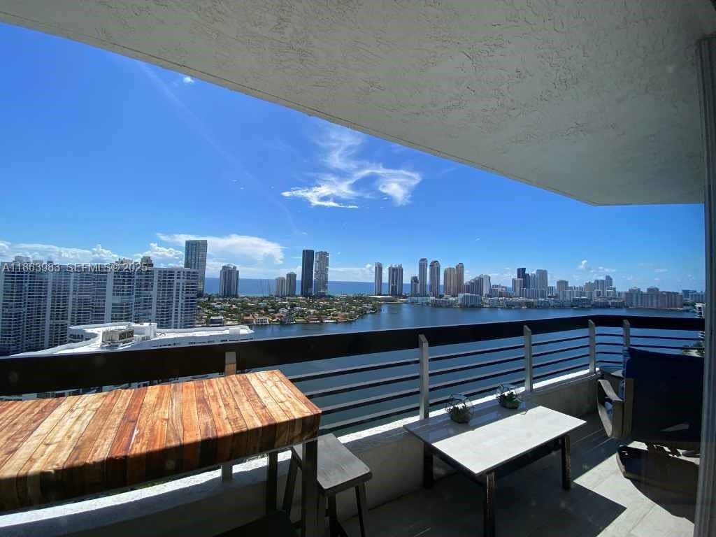 3530 Mystic Pointe Drive 3014 — photo 8