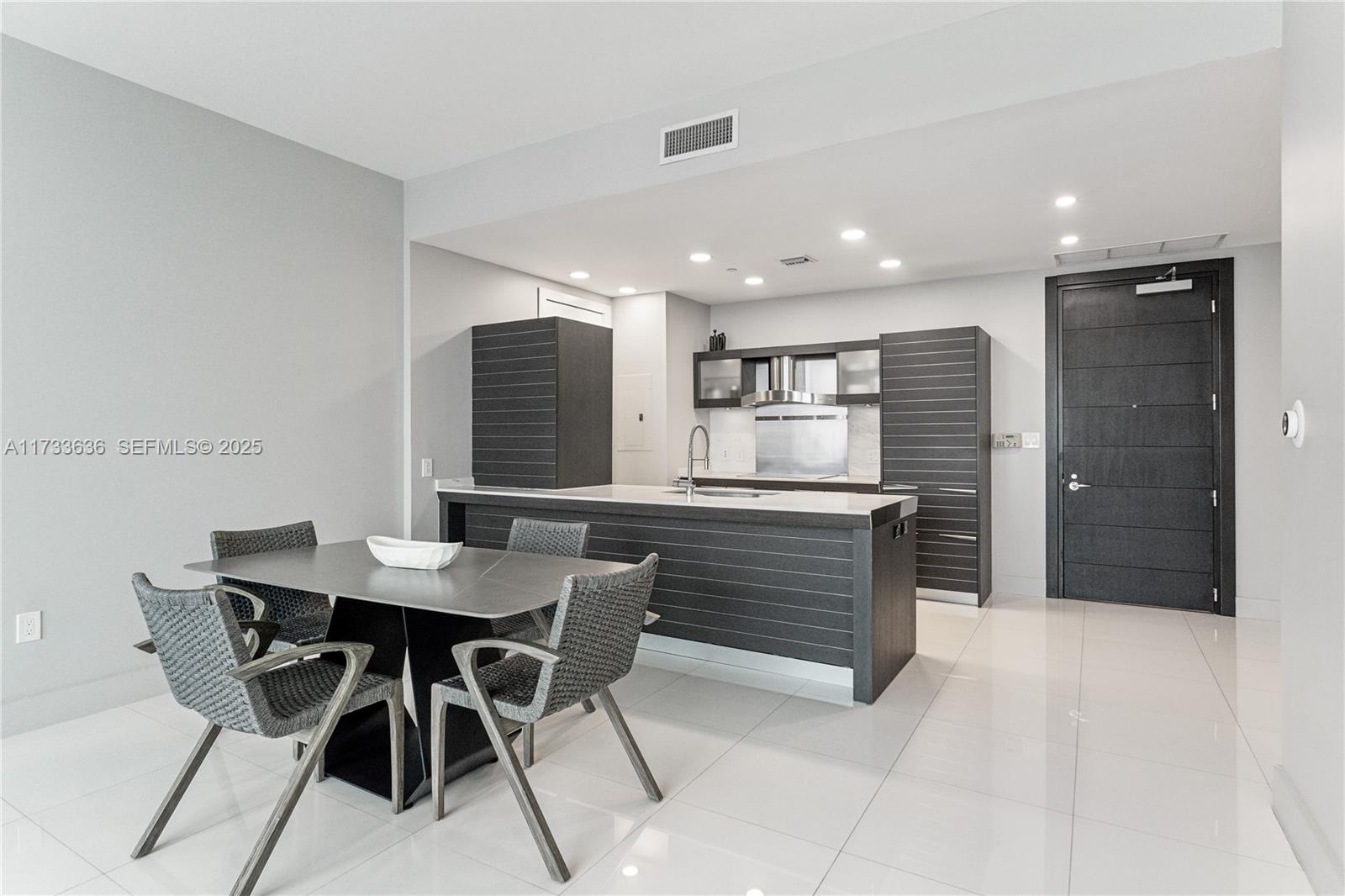200 Biscayne Boulevard Way 4912 — photo 8