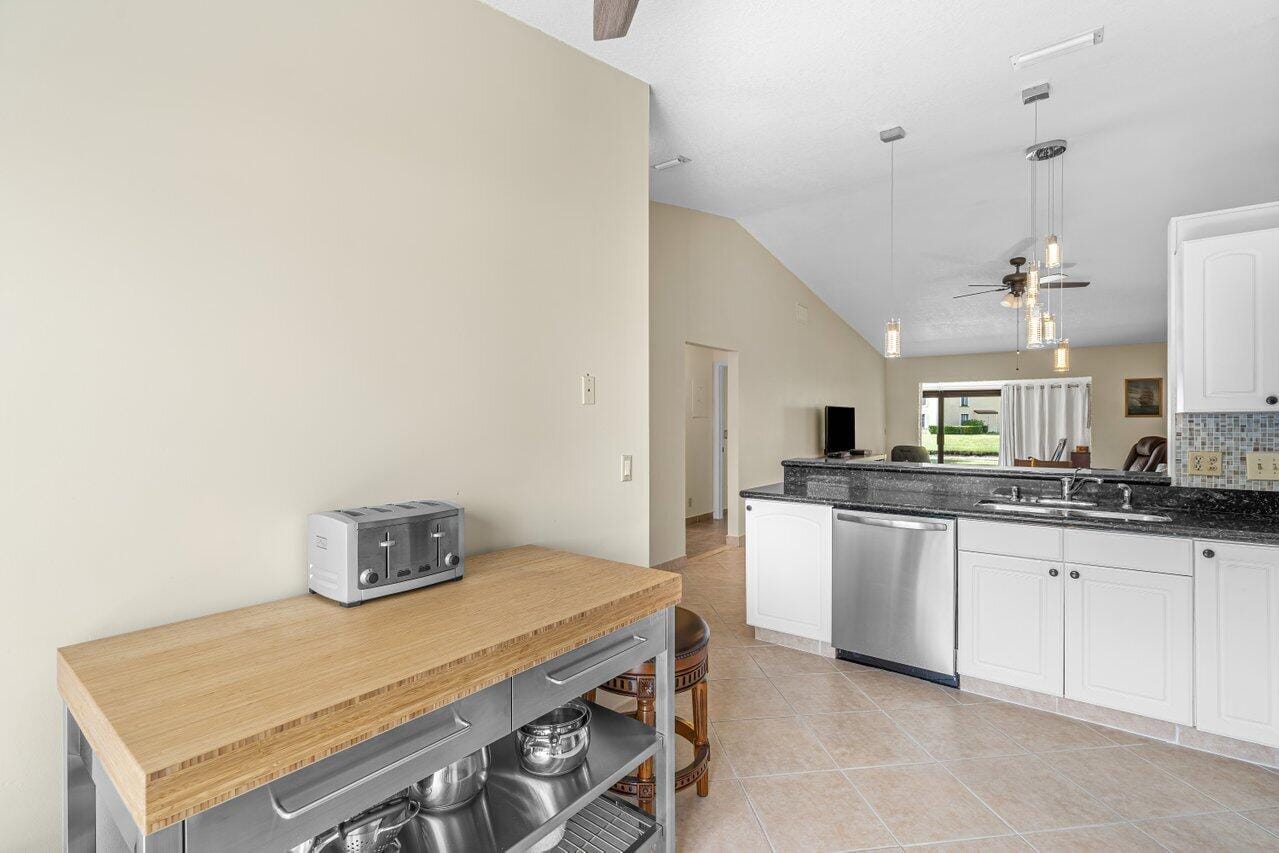 816 Sky Pine Way G — photo 12