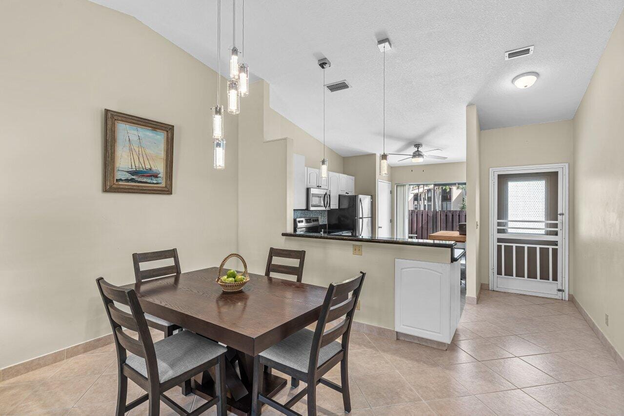 816 Sky Pine Way G — photo 9