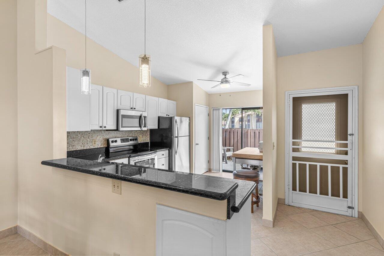 816 Sky Pine Way G — photo 10