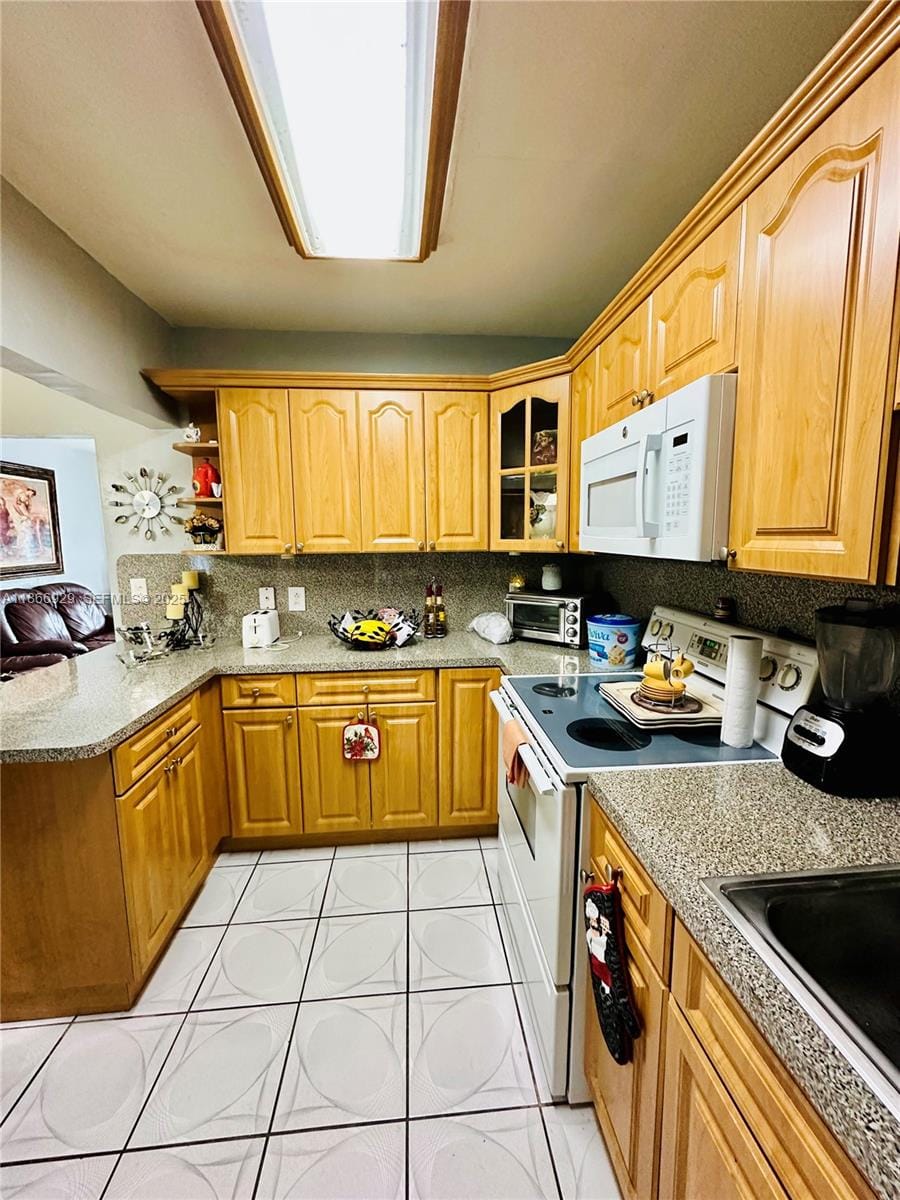 560 SW 71st Court, Miami, FL 33144 photo 15
