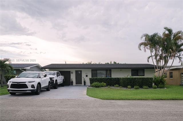 8811 NW 15th Street, Pembroke Pines, FL 33024