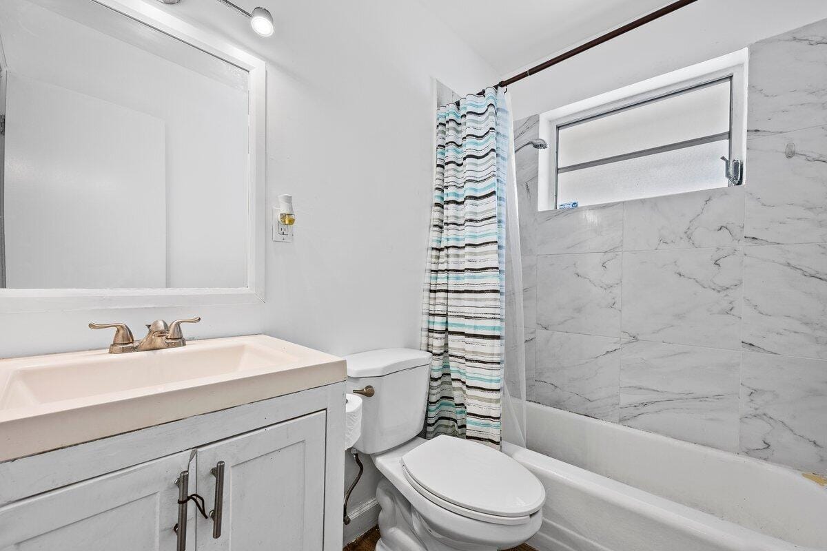 309 SW 7th Street, Hallandale Beach, FL 33009 photo 12