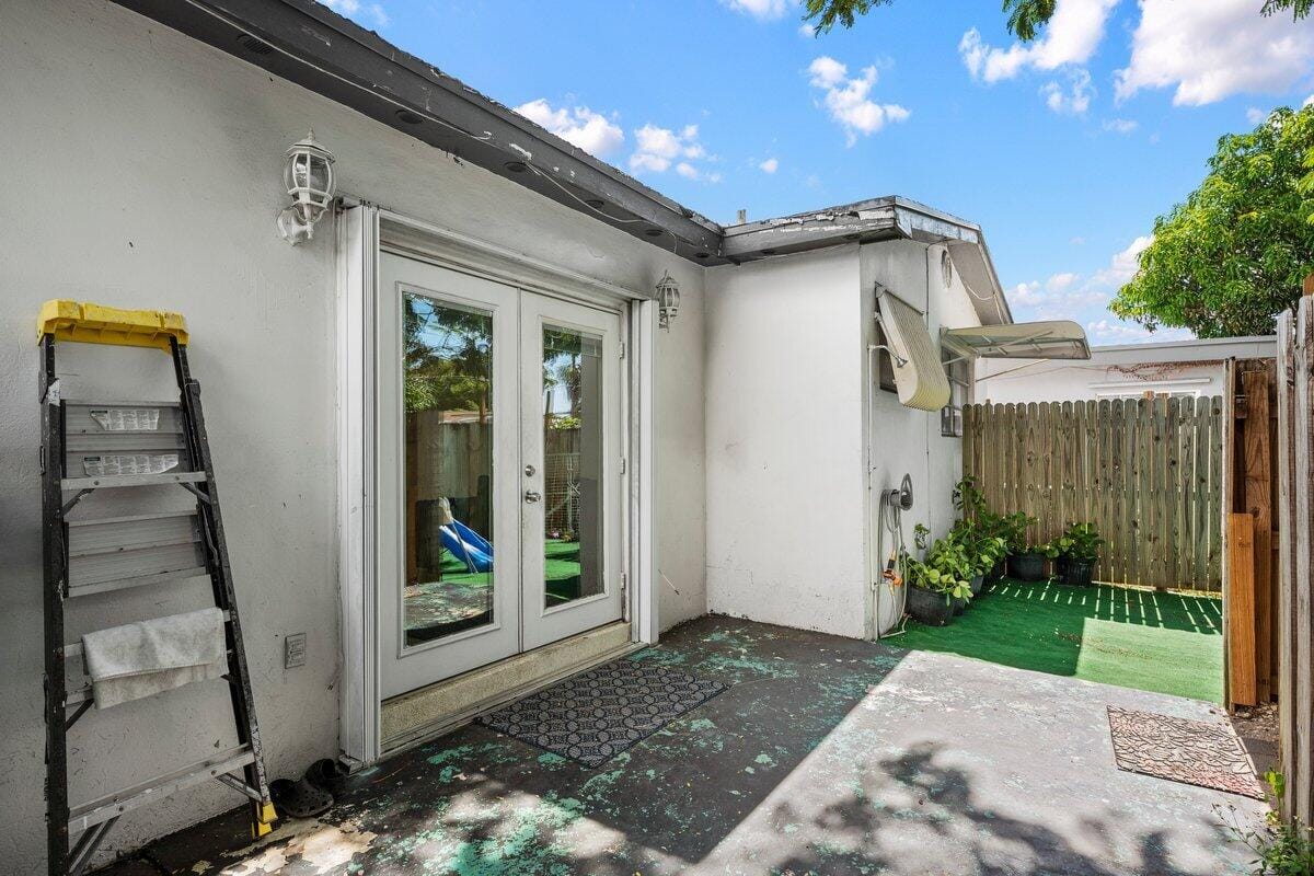 309 SW 7th Street, Hallandale Beach, FL 33009 photo 14