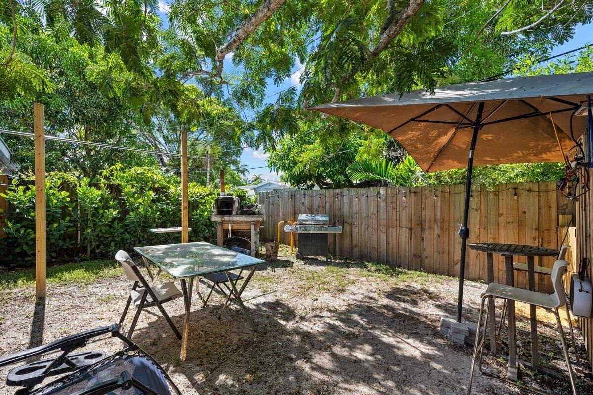 309 SW 7th Street, Hallandale Beach, FL 33009 photo 16