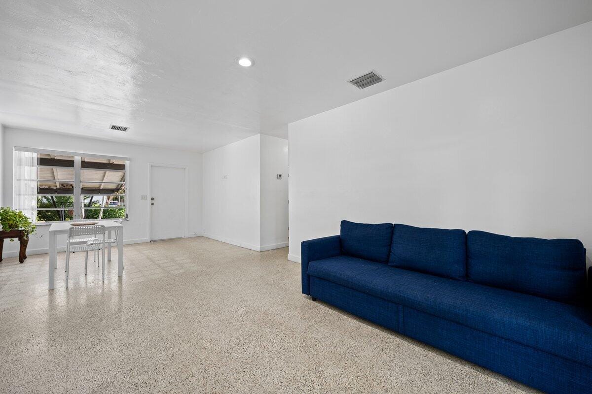 309 SW 7th Street, Hallandale Beach, FL 33009 photo 6