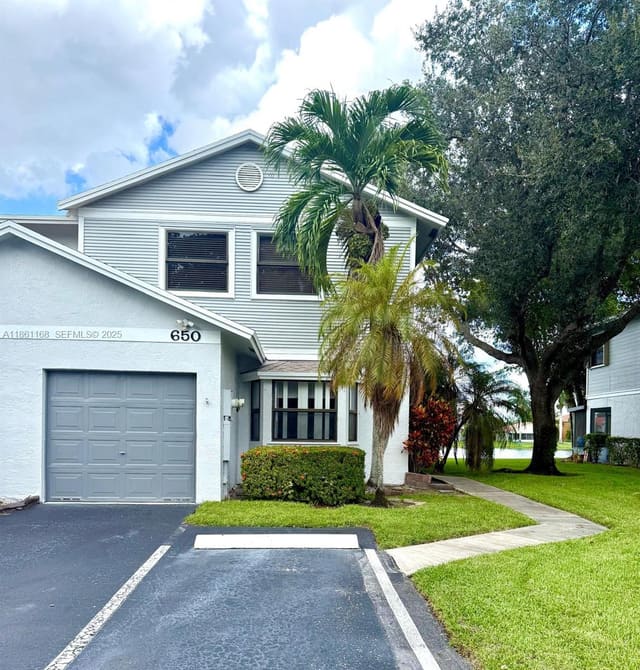 650 NW 106th Terrace, Pembroke Pines, FL 33026