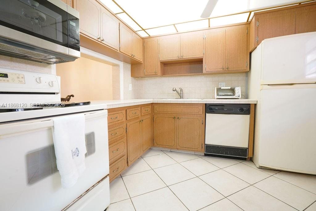 215 SE 3rd Avenue 401D, Hallandale Beach, FL 33009 photo 22