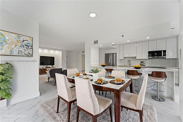 19101 NE 36th Court 206, Aventura, FL 33180