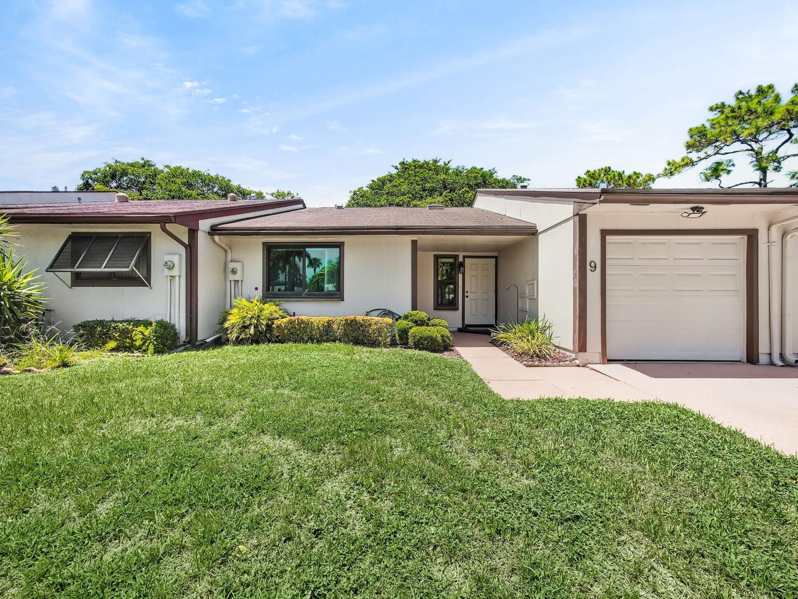 9 Brompton Lane, Boynton Beach, FL 33426