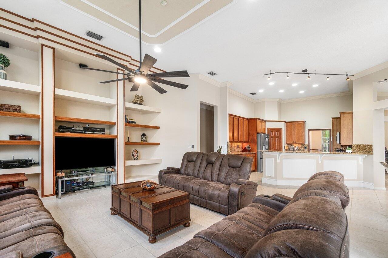 911 Forest Glen Lane, Wellington, FL 33414 photo 14