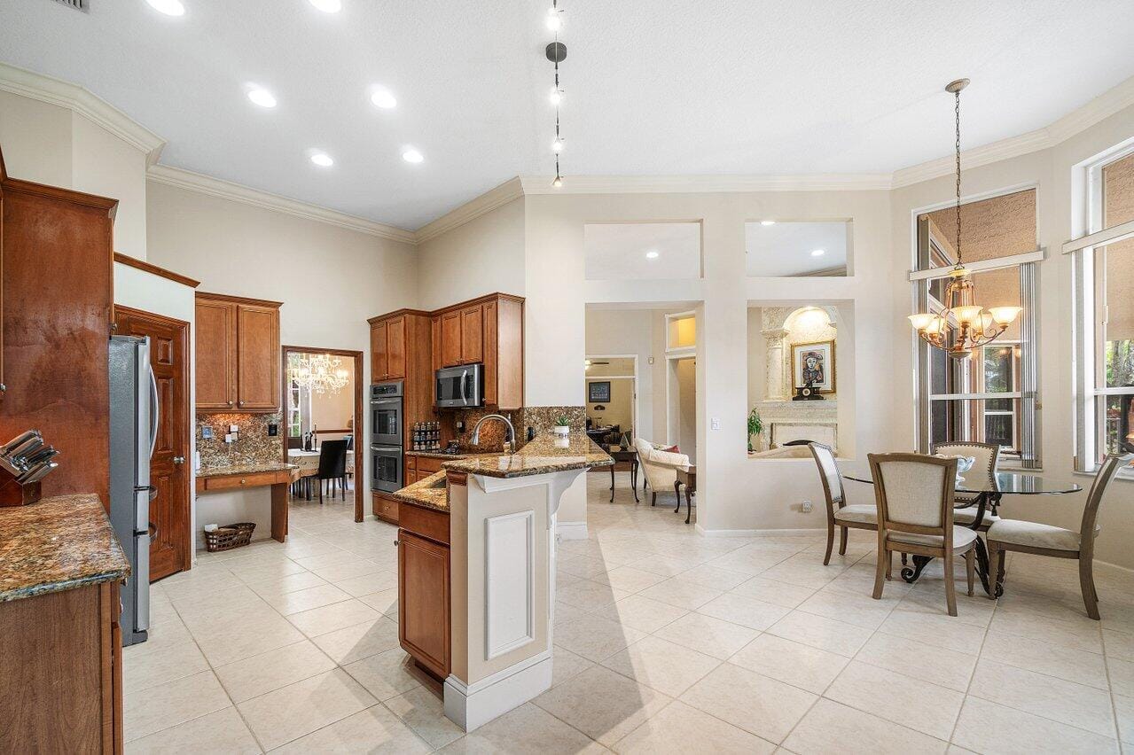 911 Forest Glen Lane, Wellington, FL 33414 photo 15