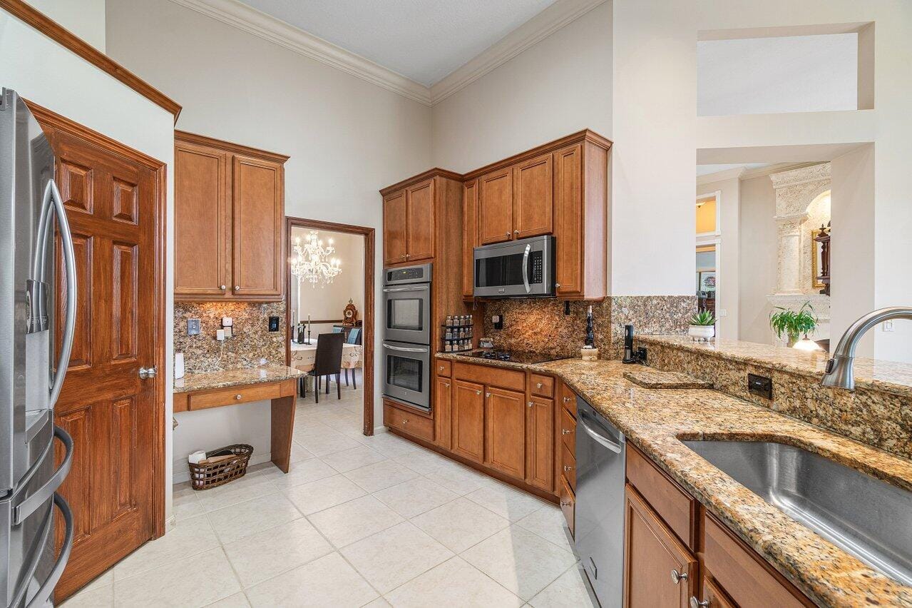 911 Forest Glen Lane, Wellington, FL 33414 photo 17