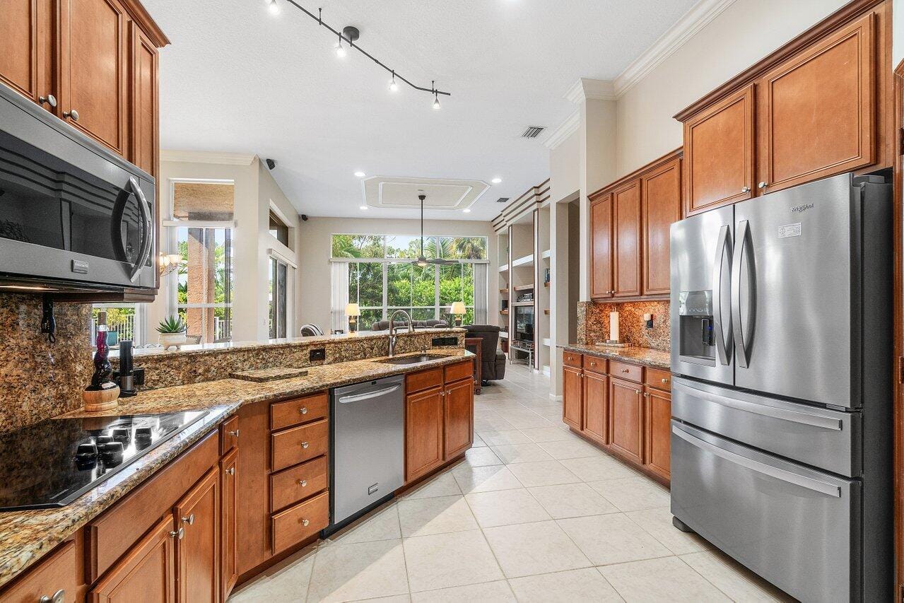 911 Forest Glen Lane, Wellington, FL 33414 photo 18