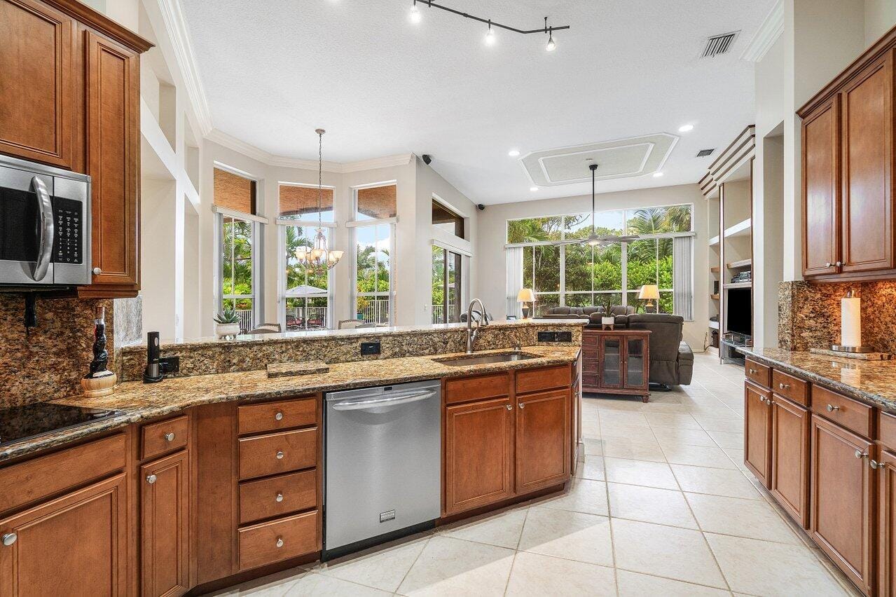 911 Forest Glen Lane, Wellington, FL 33414 photo 19