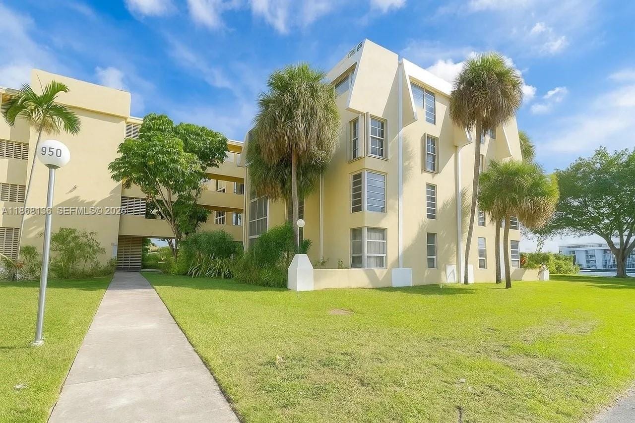 950 NE 199th Street 1A 101, Miami, FL 33179