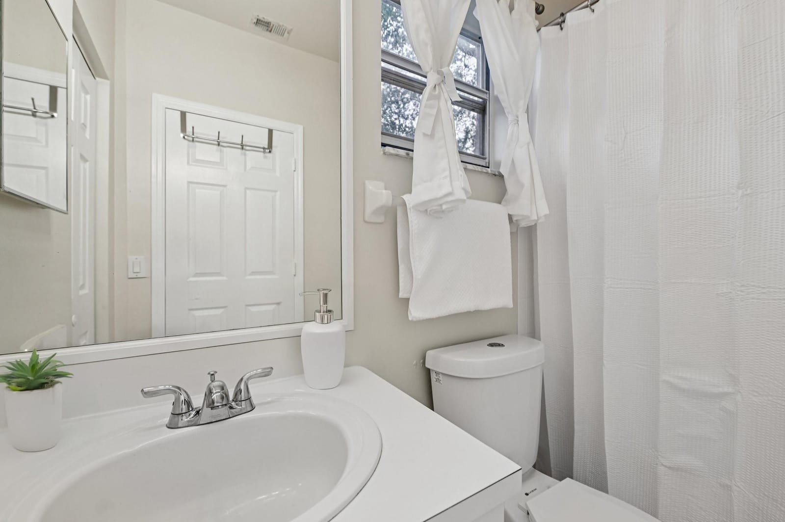 16111 Emerald Cove Road — photo 12