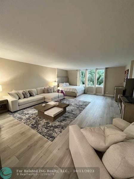 2301 Collins Avenue 327 — photo 7
