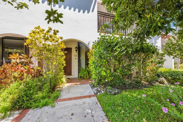 265 Grapetree Drive 110, sold in Grapetree Townhouse Condo, Key Biscayne, FL