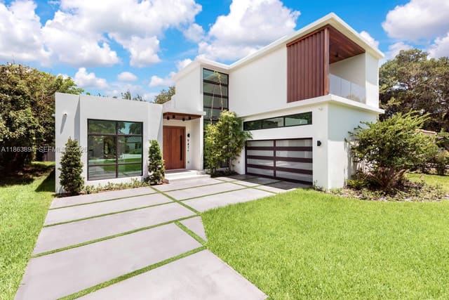 941 NE 92nd Street, sold in Amd Pl Golden Gate Pk, Miami Shores, FL