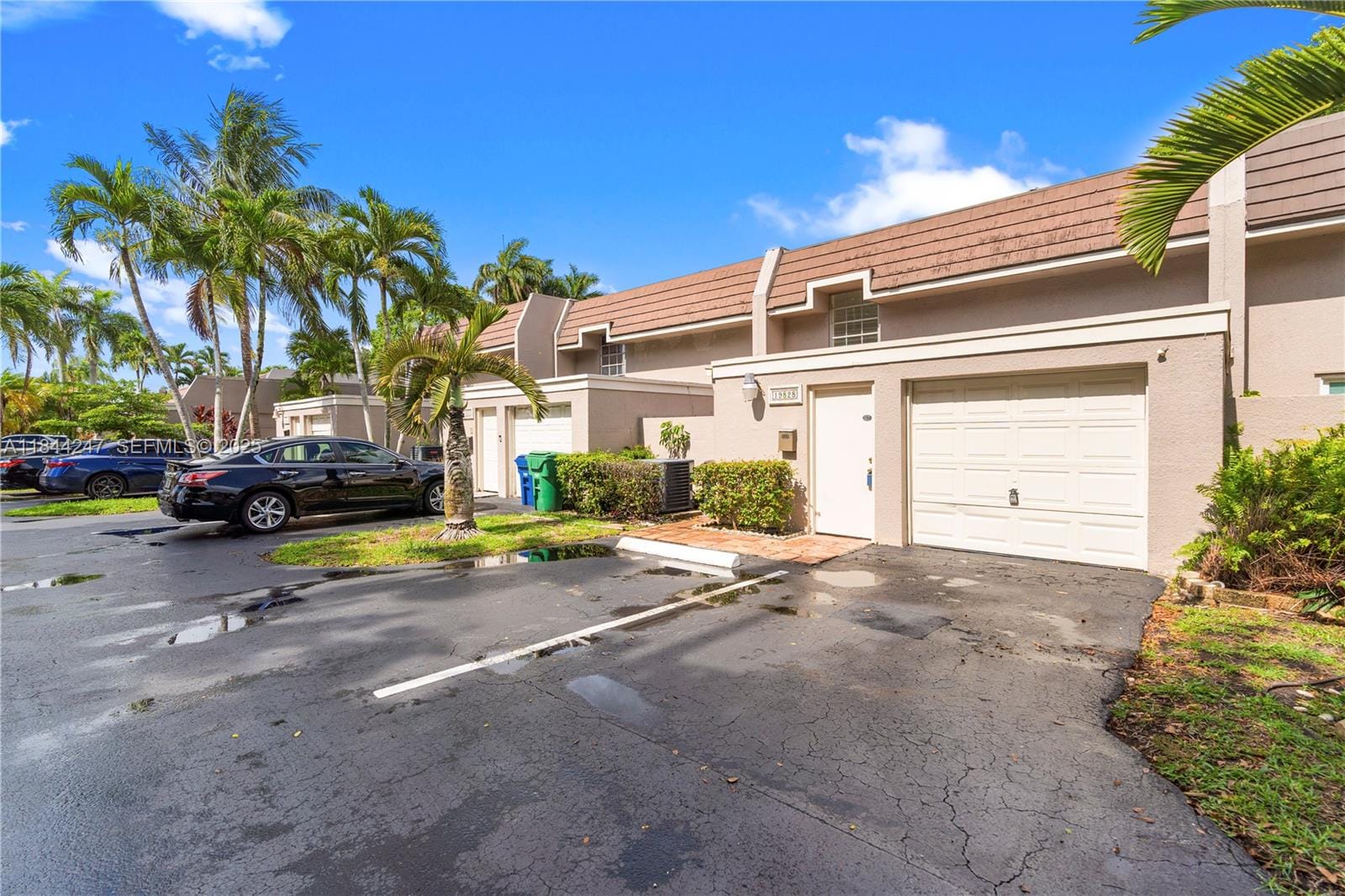 19828 Bob O Link Drive, Hialeah, FL 33015 photo 2