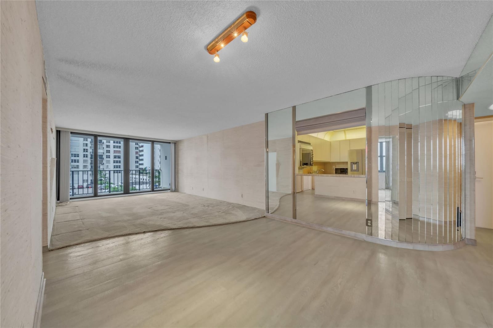 2401 S Ocean Drive 505 — photo 2
