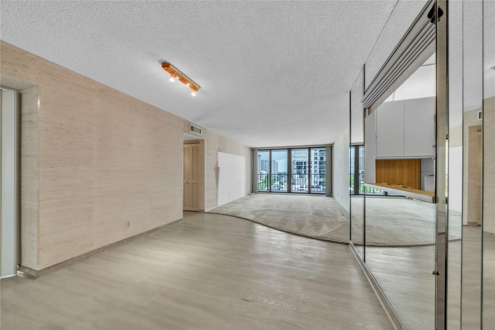2401 S Ocean Drive 505 — photo 7