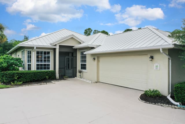9401 Poinciana Court, sold in Meadowood Unit 1, Fort Pierce, FL