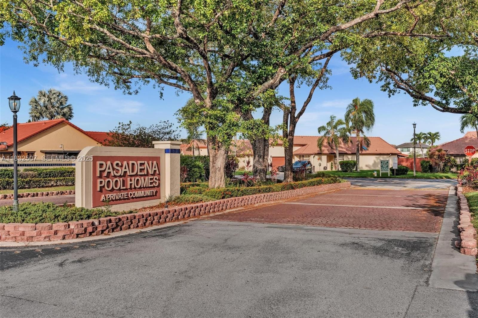 631 SW 113th Avenue, Pembroke Pines, FL 33025