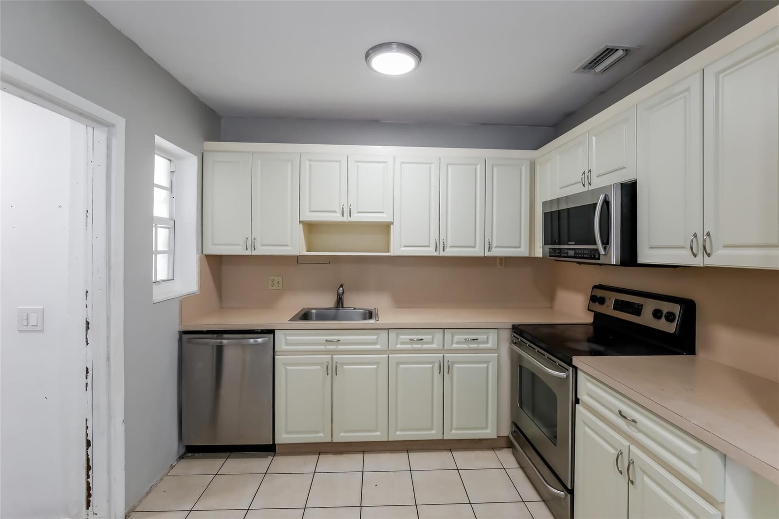 3281 NW 14th Terrace, Miami, FL 33125 photo 11