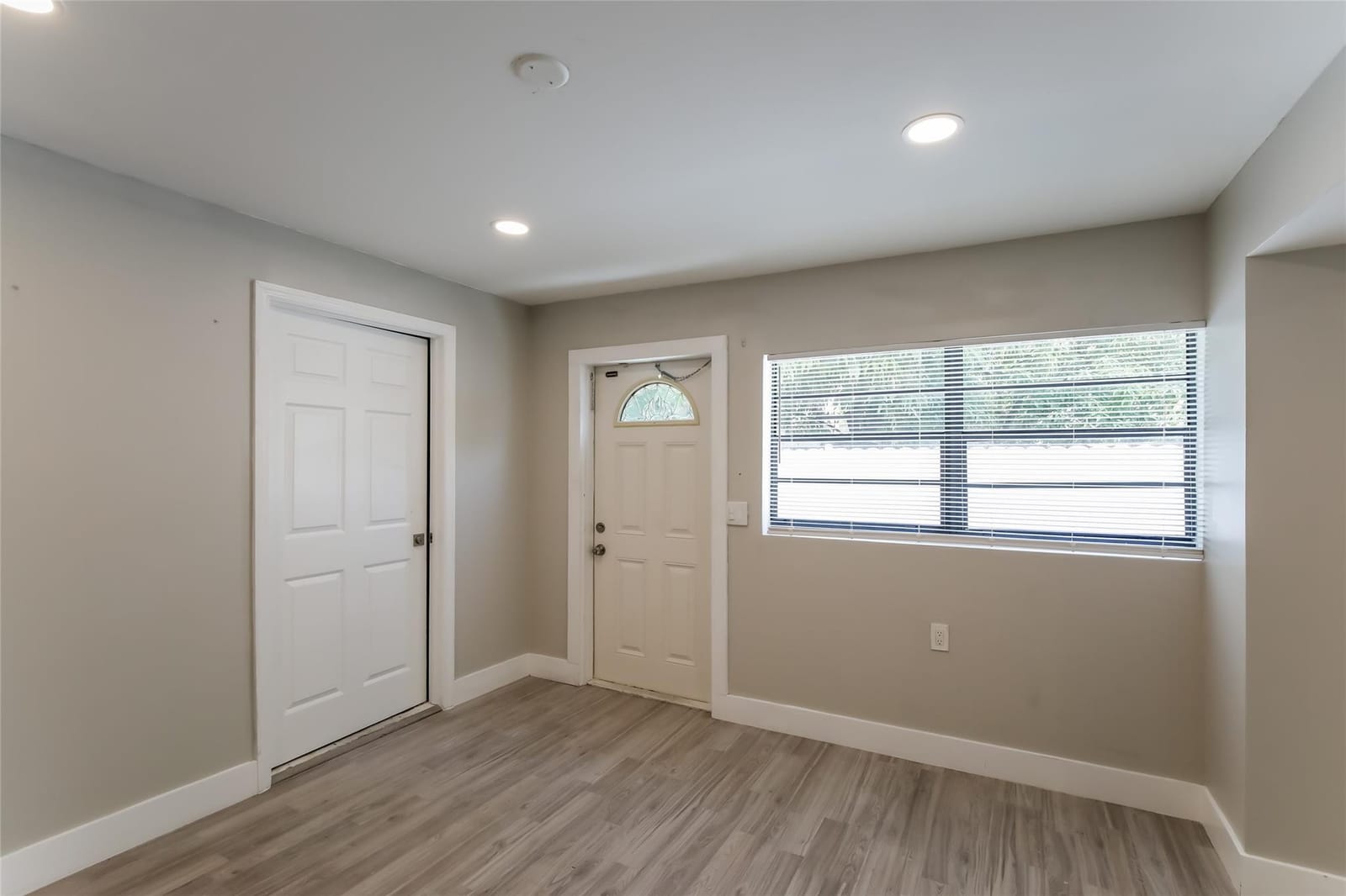 3281 NW 14th Terrace, Miami, FL 33125 photo 4