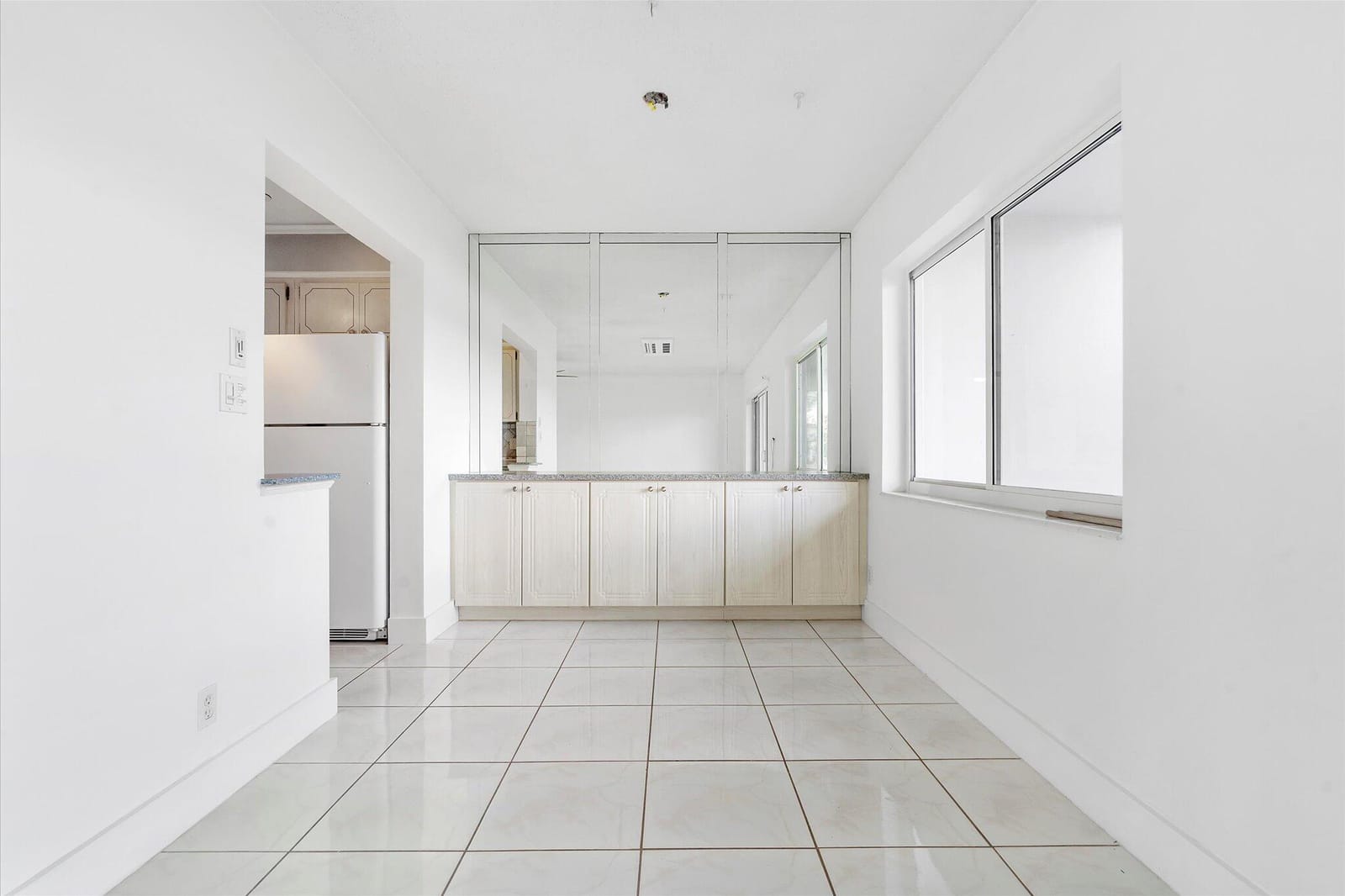 1001 N Riverside Drive 104 — photo 5