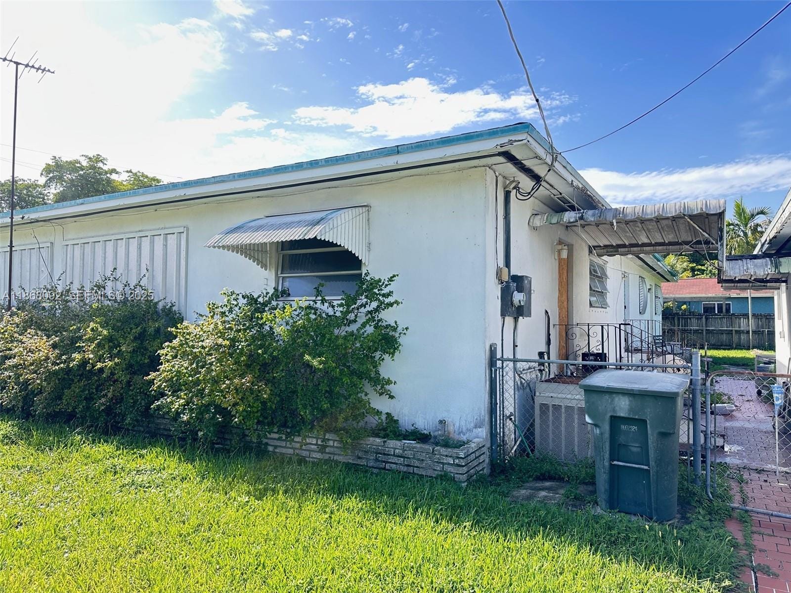 102 SW 1st Avenue, Hallandale Beach, FL 33009 photo 5