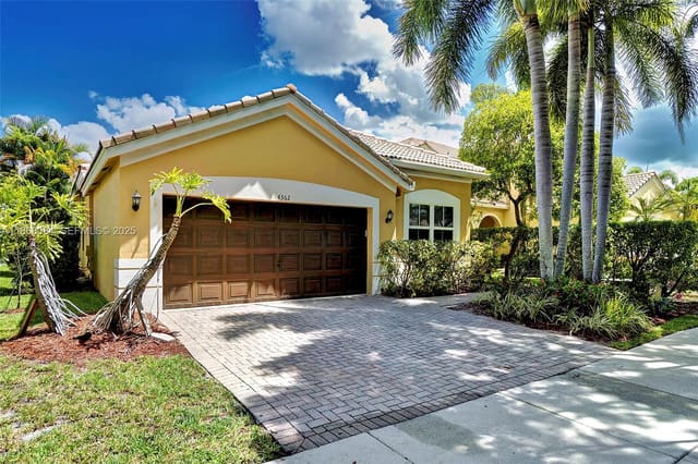 4362 Foxtail Lane, Weston, FL 33331