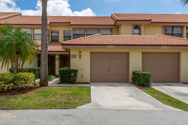 12236 Sag Harbor Court 3, sold in Sag Harbor Trace, Wellington, FL