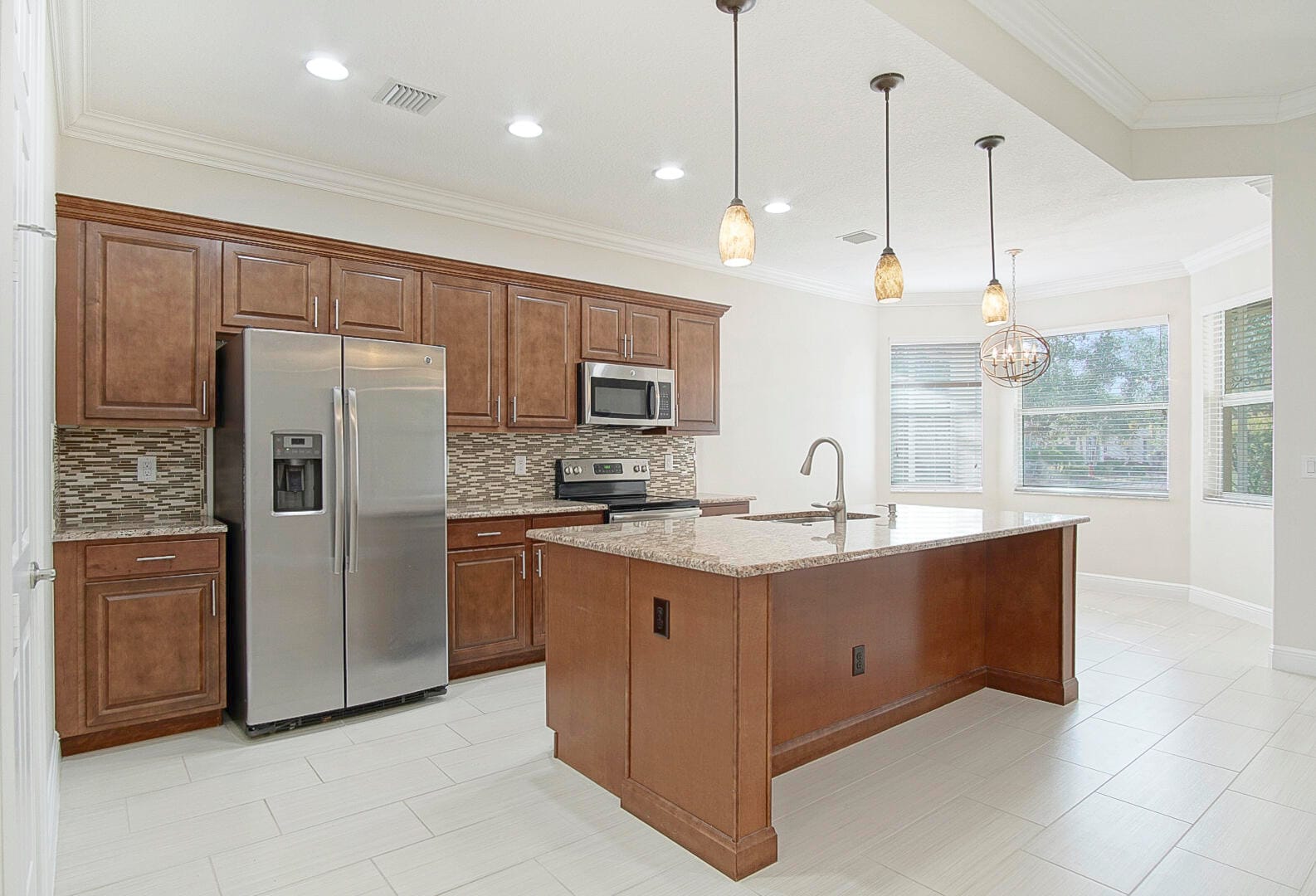 1819 Oak Grove Court — photo 6