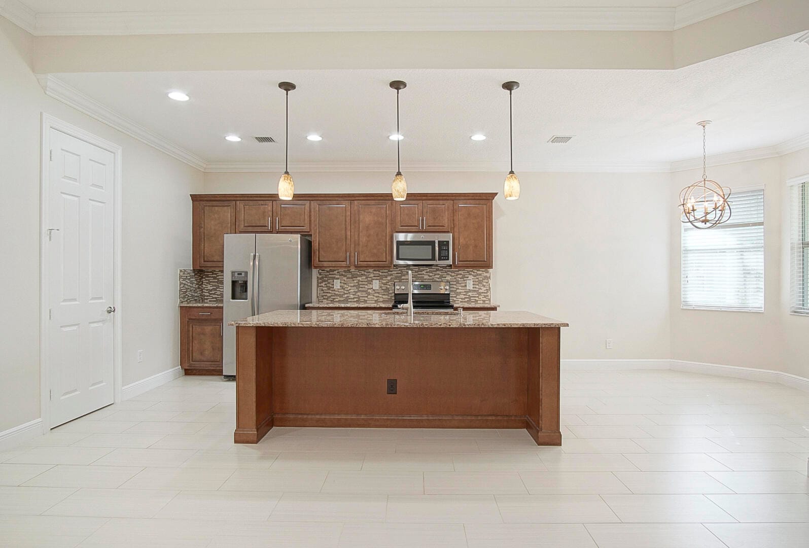 1819 Oak Grove Court — photo 7