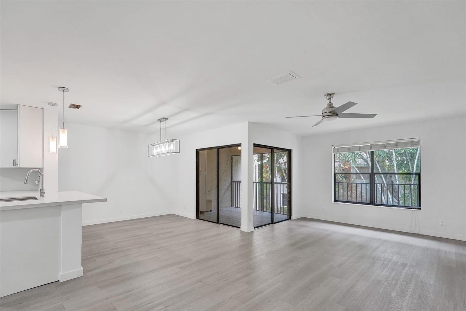 4407 NW 20th Street 450 — photo 2