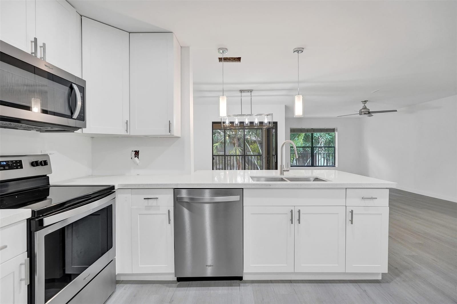 4407 NW 20th Street 450 — photo 5