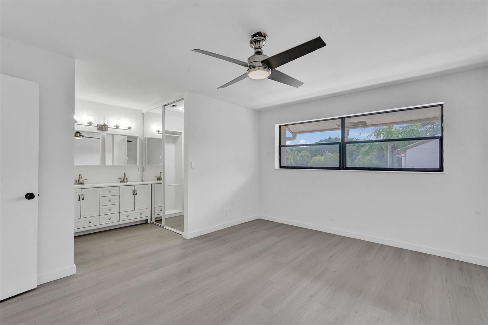 4407 NW 20th Street 450 — photo 8