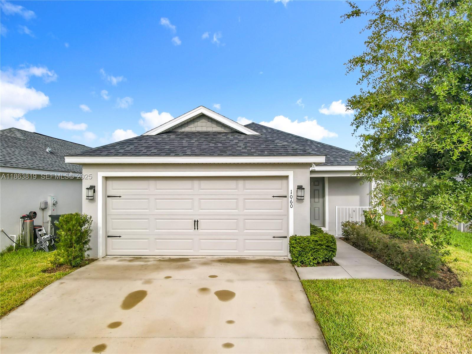 1060 Cascade Drive — photo 4