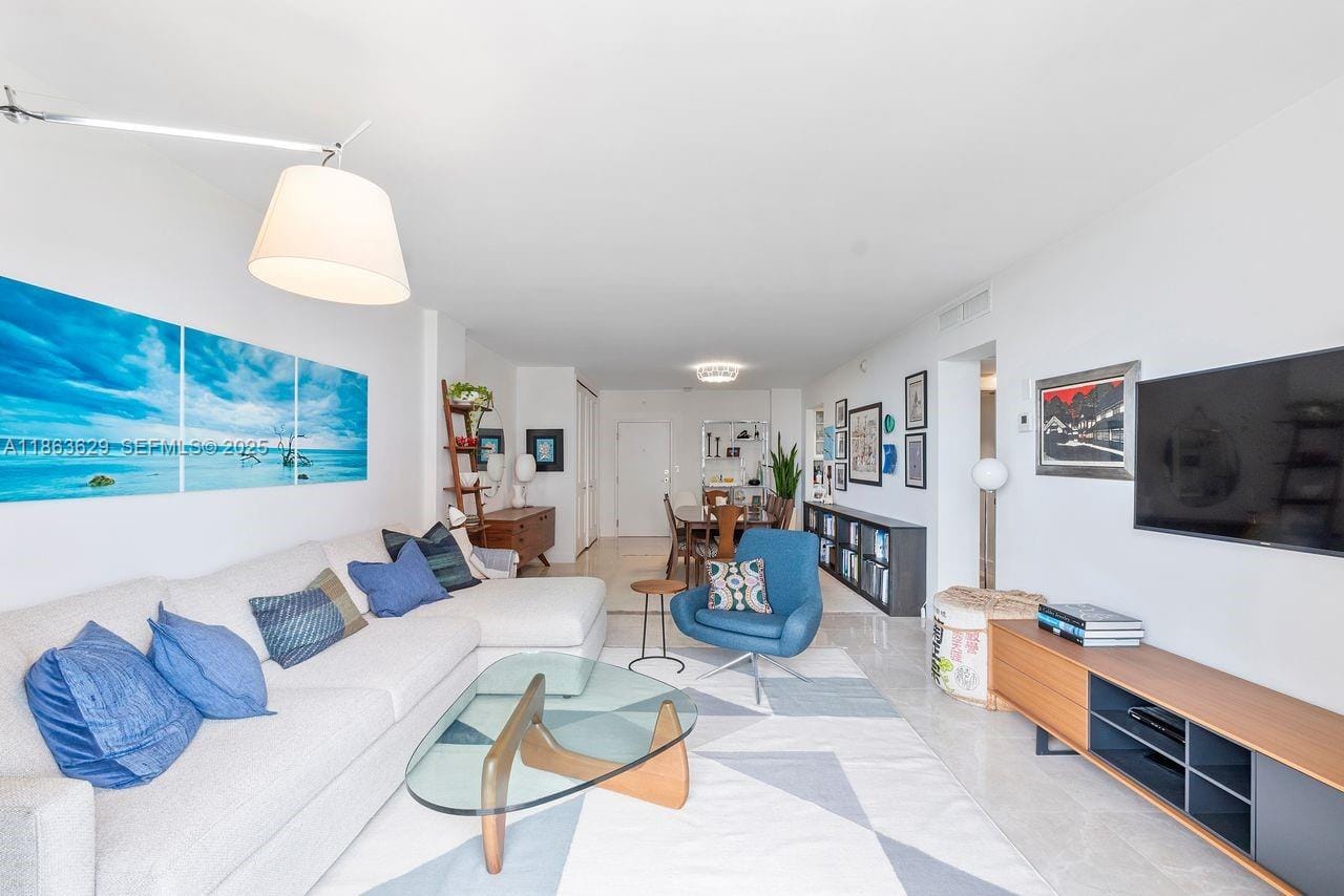 90 Edgewater Drive 820 — photo 10