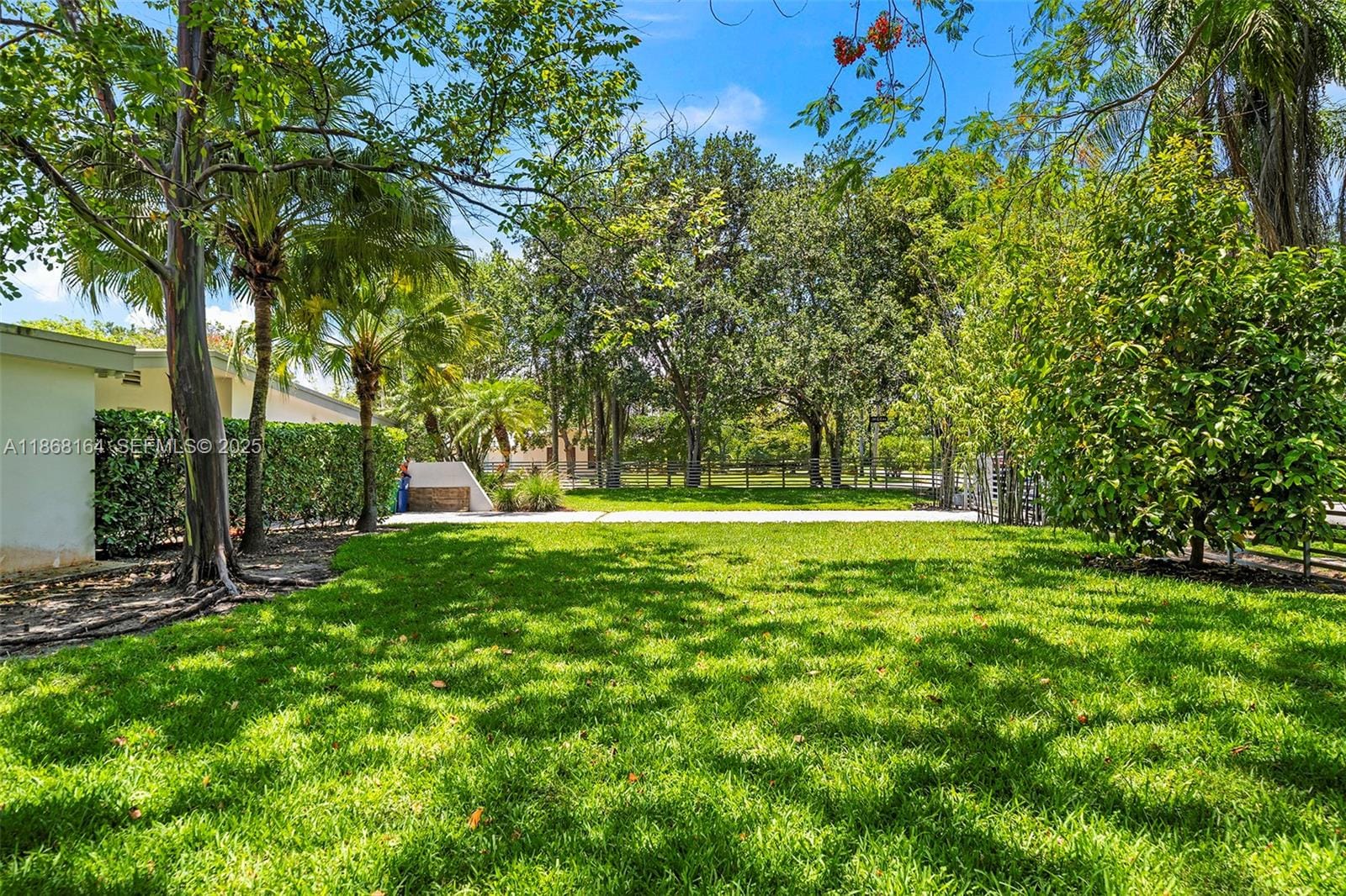11001 SW 64th Avenue, Pinecrest, FL 33156 photo 11