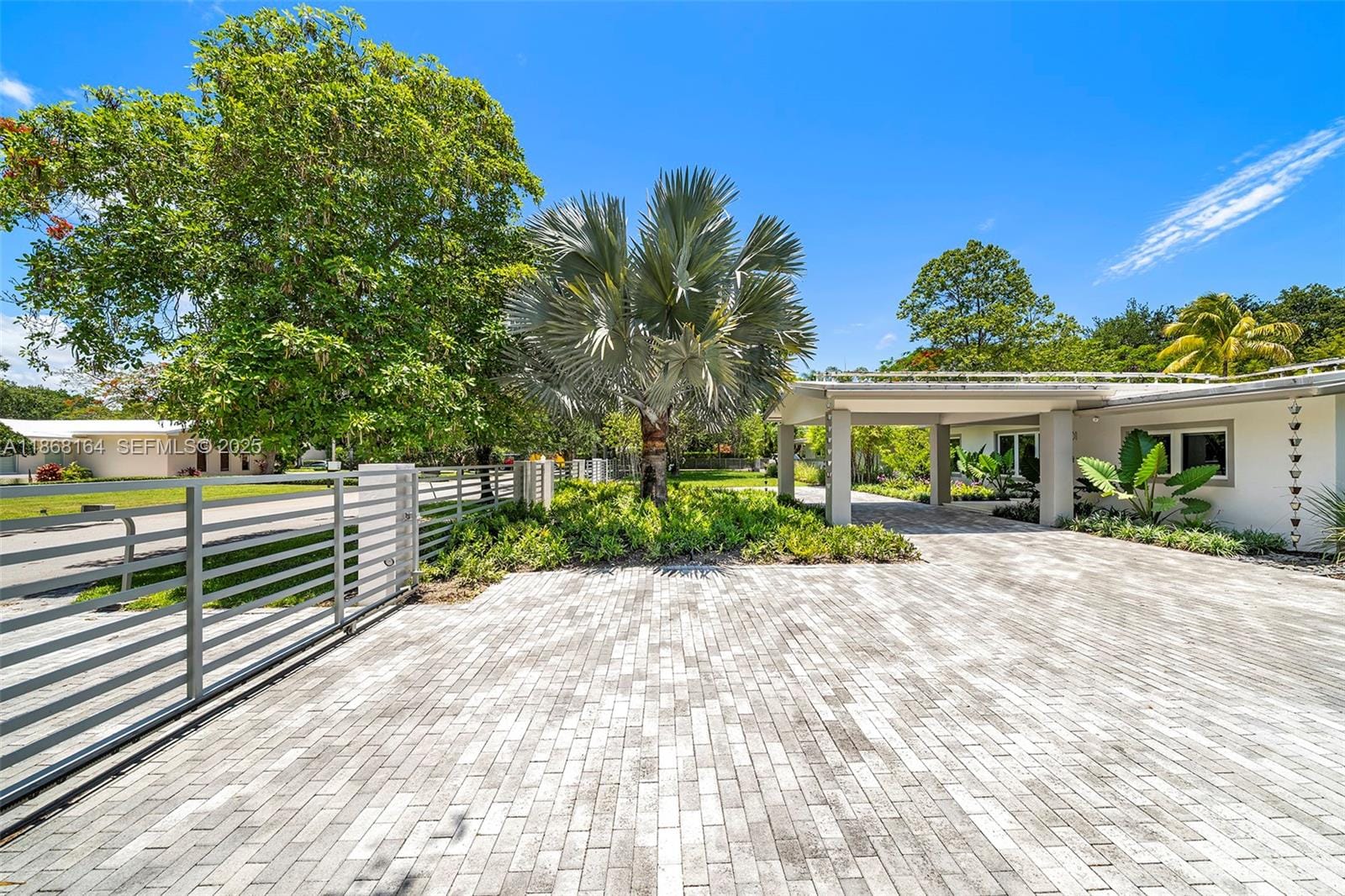 11001 SW 64th Avenue, Pinecrest, FL 33156 photo 9