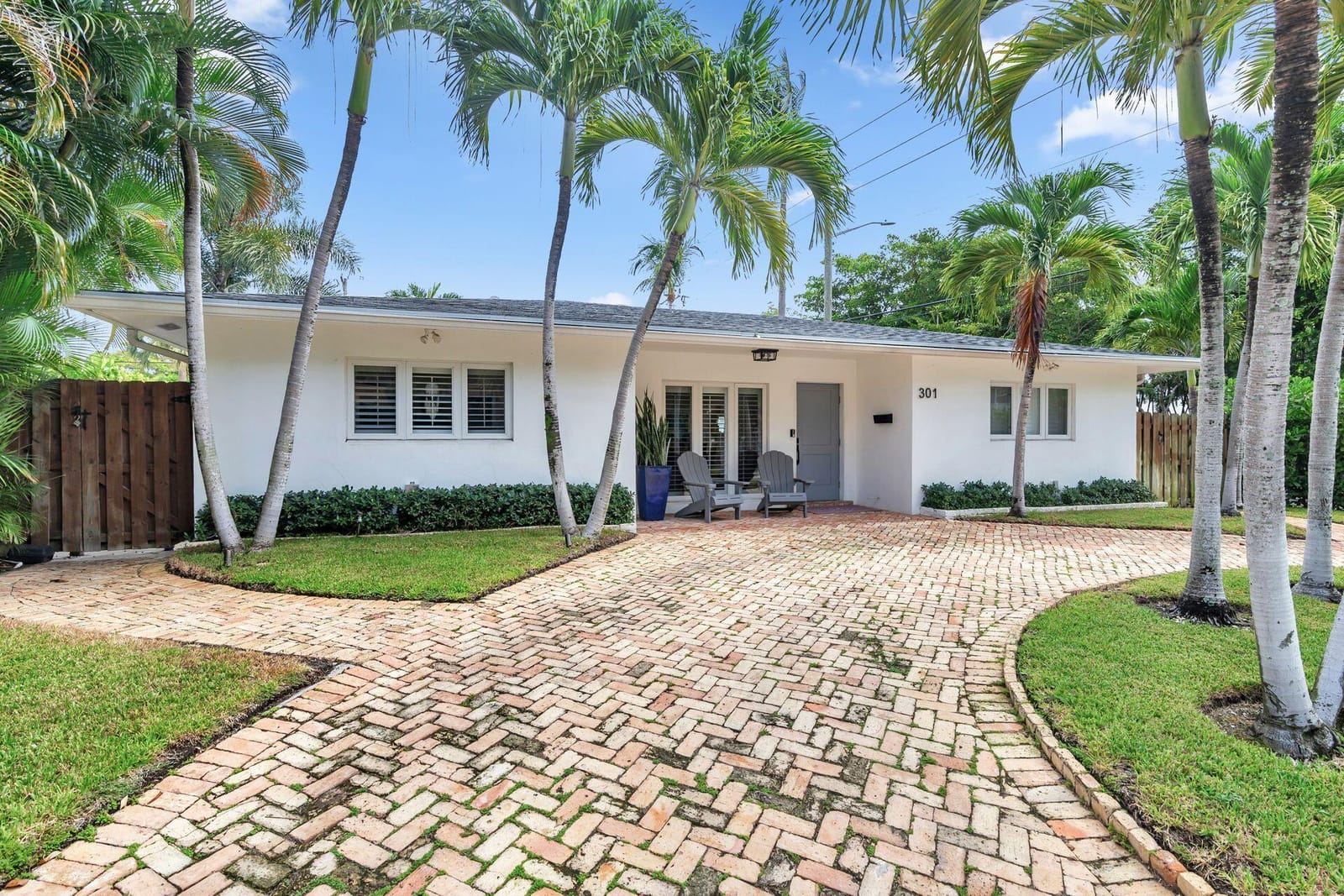 301 Edgewood Drive, West Palm Beach, FL 33405 photo 2