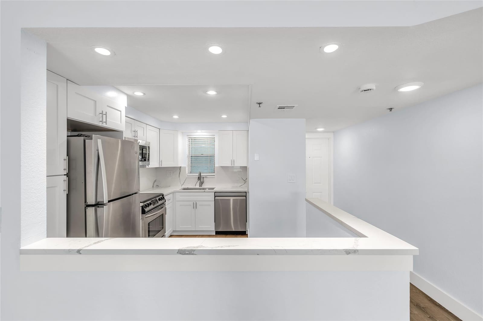 3100 W Rolling Hills Circle 109 — photo 2