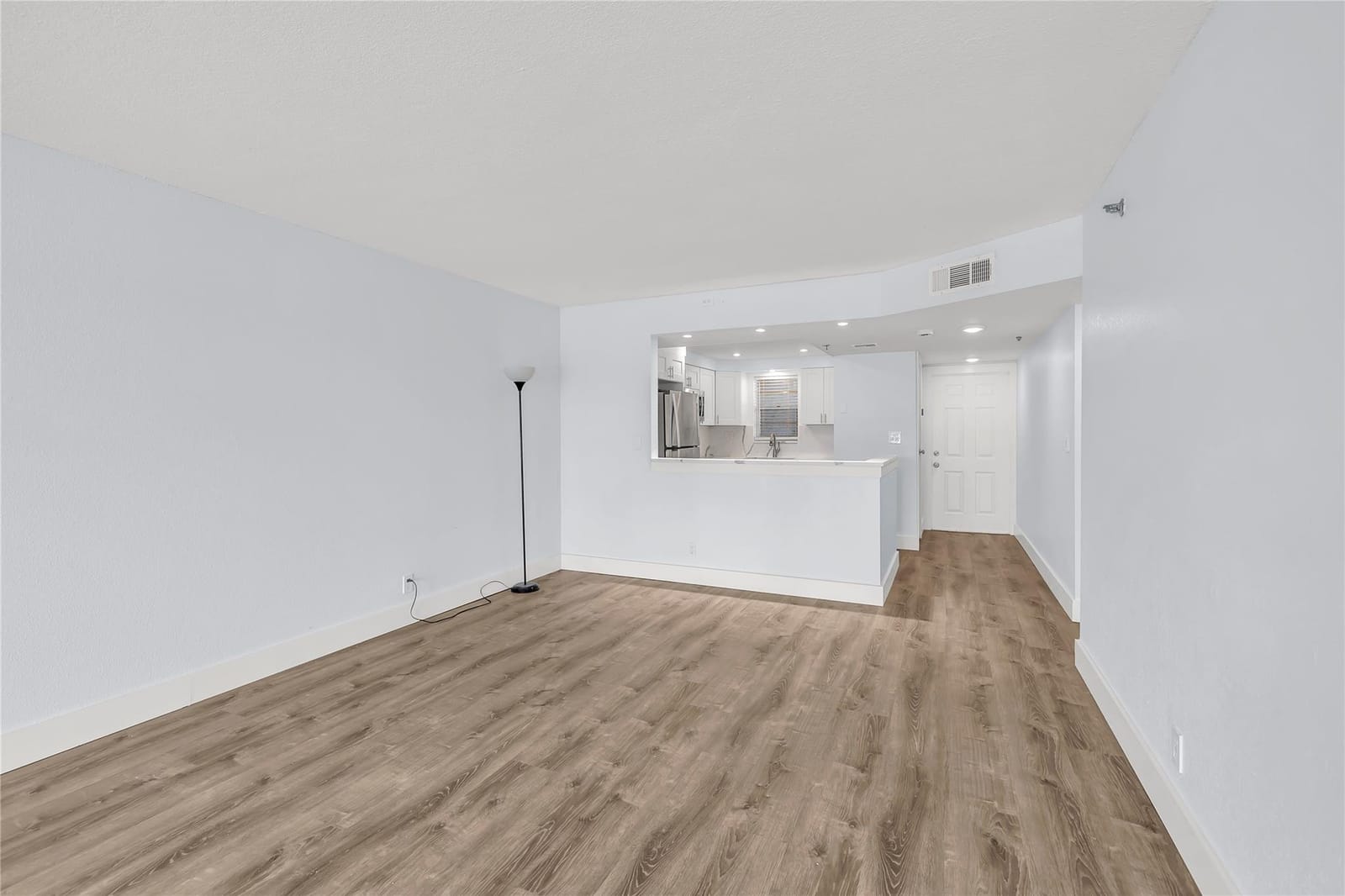 3100 W Rolling Hills Circle 109 — photo 6
